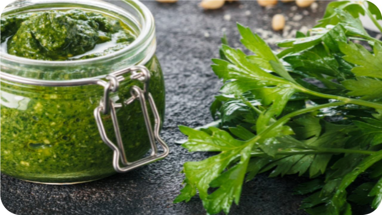 Image of fresh flat-leaf parsley leaves